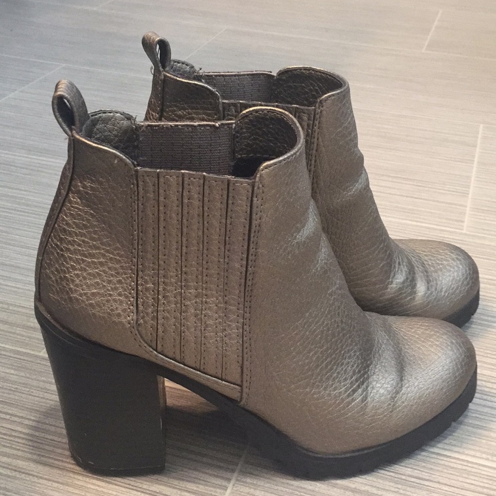 Metallic bronze boots, size 7